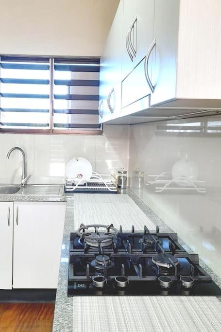 Waterfront Sunset Apartment Нанди Экстерьер фото